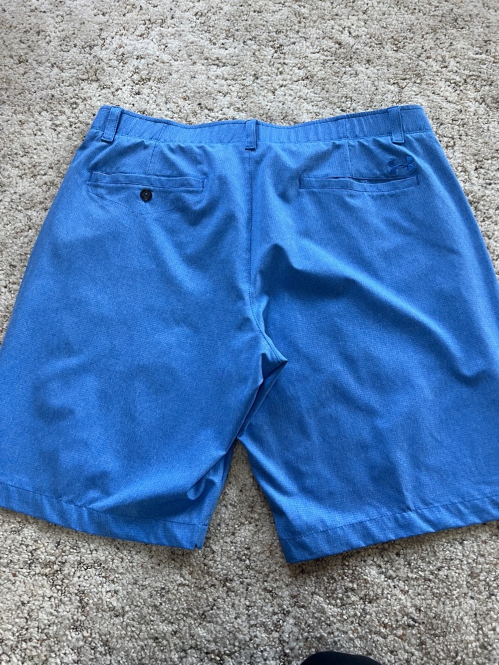 Under Armour Men's Royal Blue Flat Front Golf Shorts size 38 - Picture 3 of 5